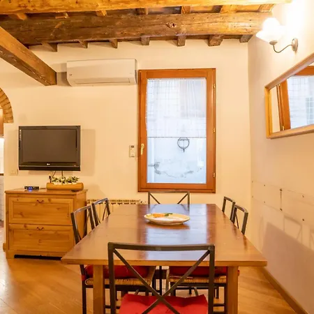 Chiesa Apt - Dolcevita Holiday Apartment
